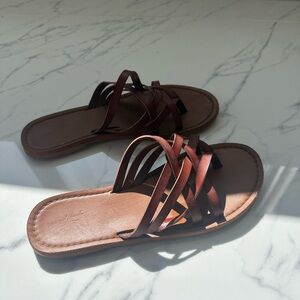 Universal Thread Brown Strappy Sandals SZ 9.5